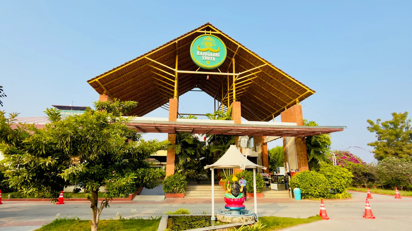 Rajugari Thota Hotel